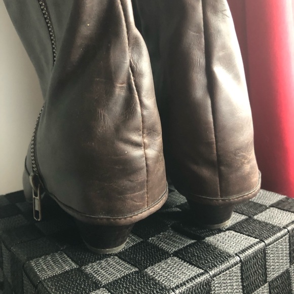 Cowgirl Style Brown Heeled Boots Size 5 - Picture 6 of 8